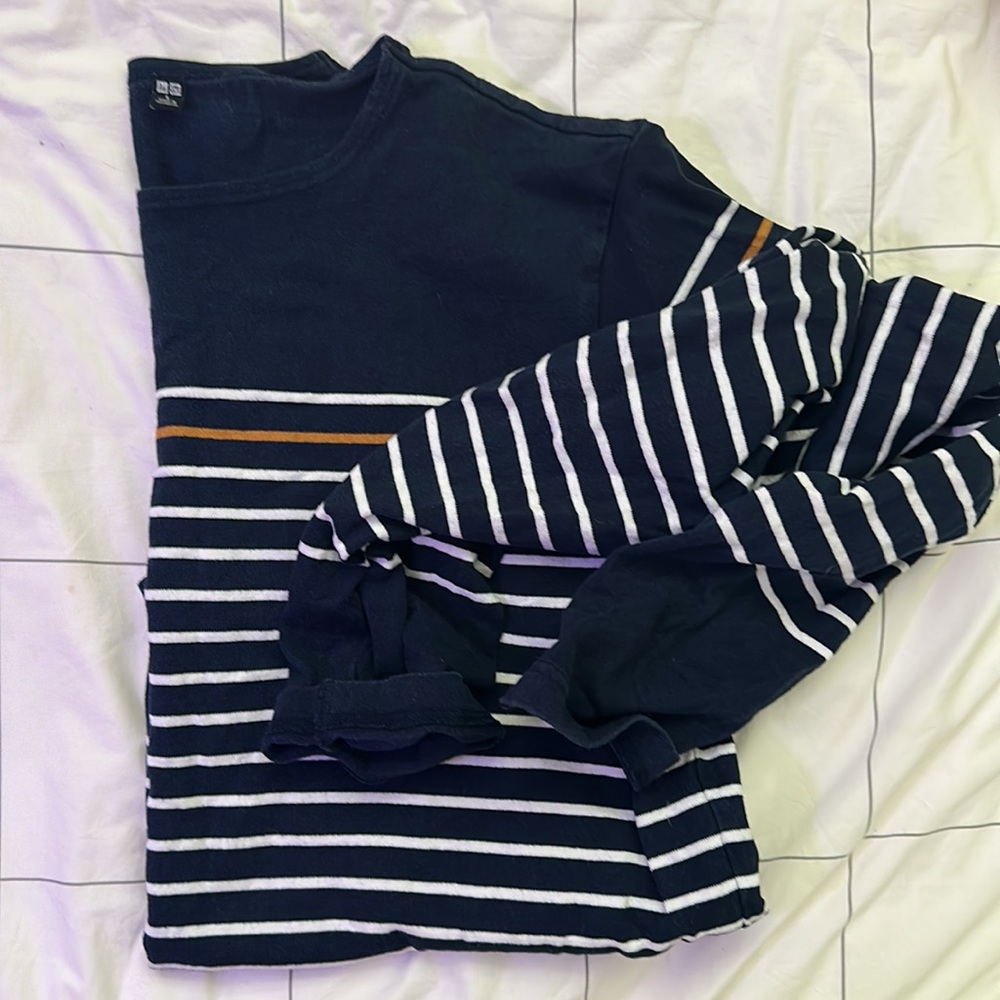 Uniqlo knit long sleeve shirt, men’s size L (100 percent cotton)